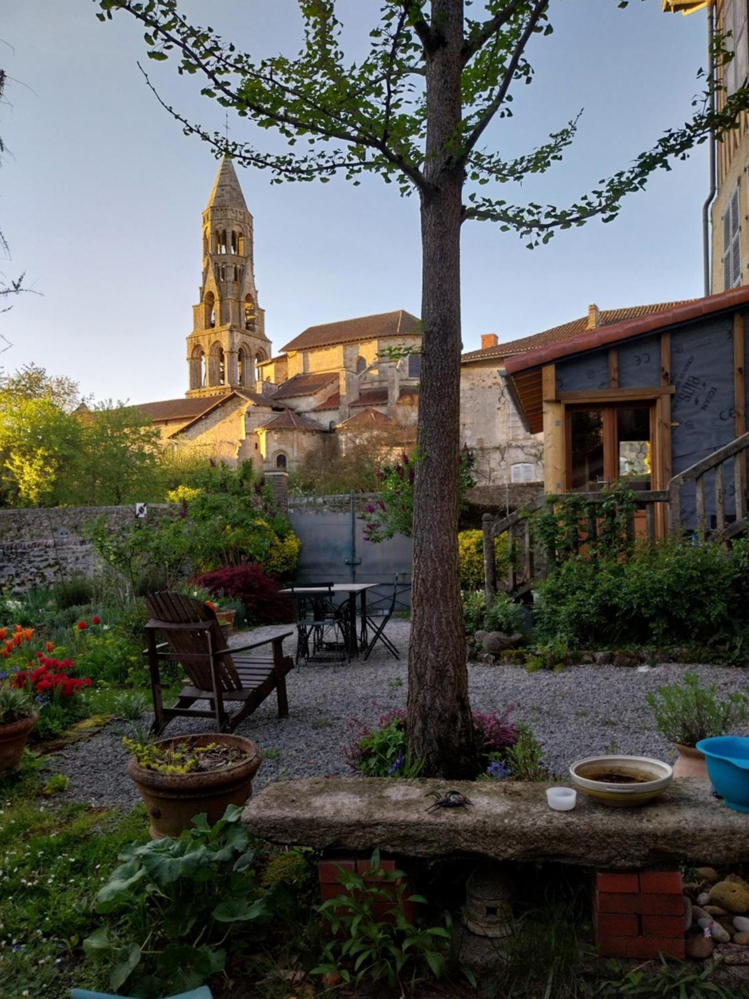 chambre d hôte Sous le clocher Saint-Léonard-de-Noblat Exterior foto